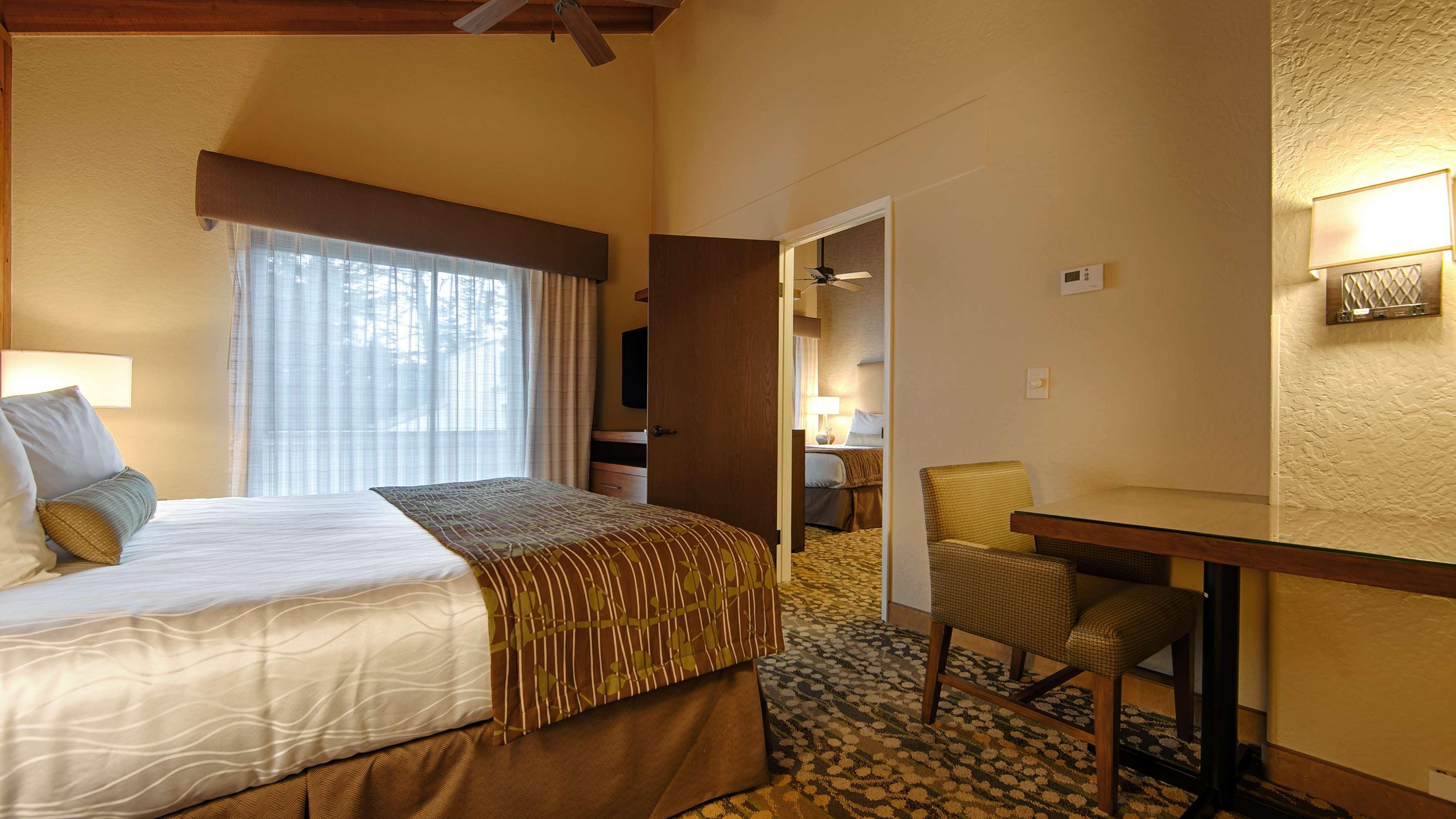 Best Western The Inn & Suites Pacific Grove Bagian luar foto