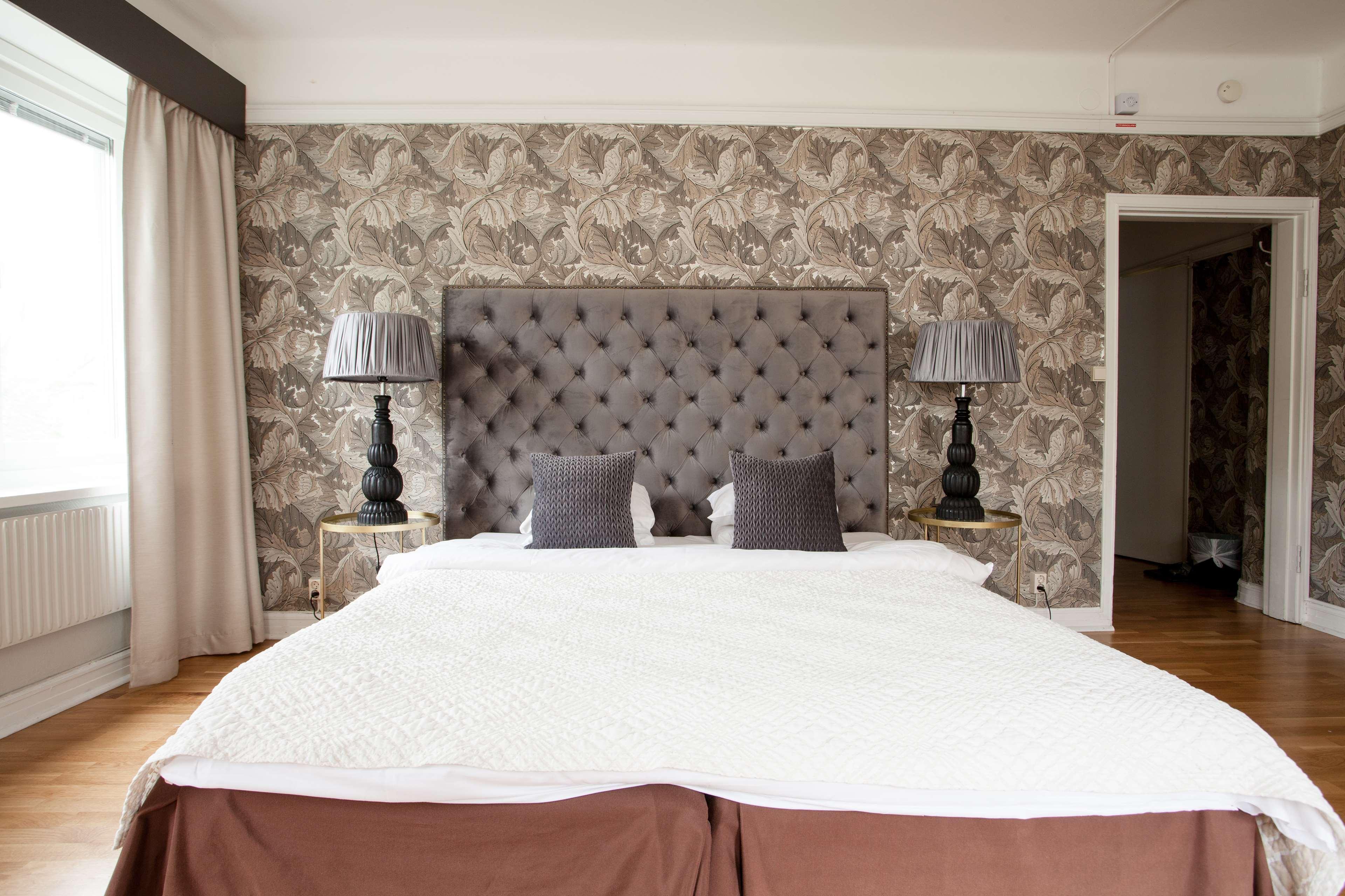Best Western The Inn & Suites Pacific Grove Bagian luar foto