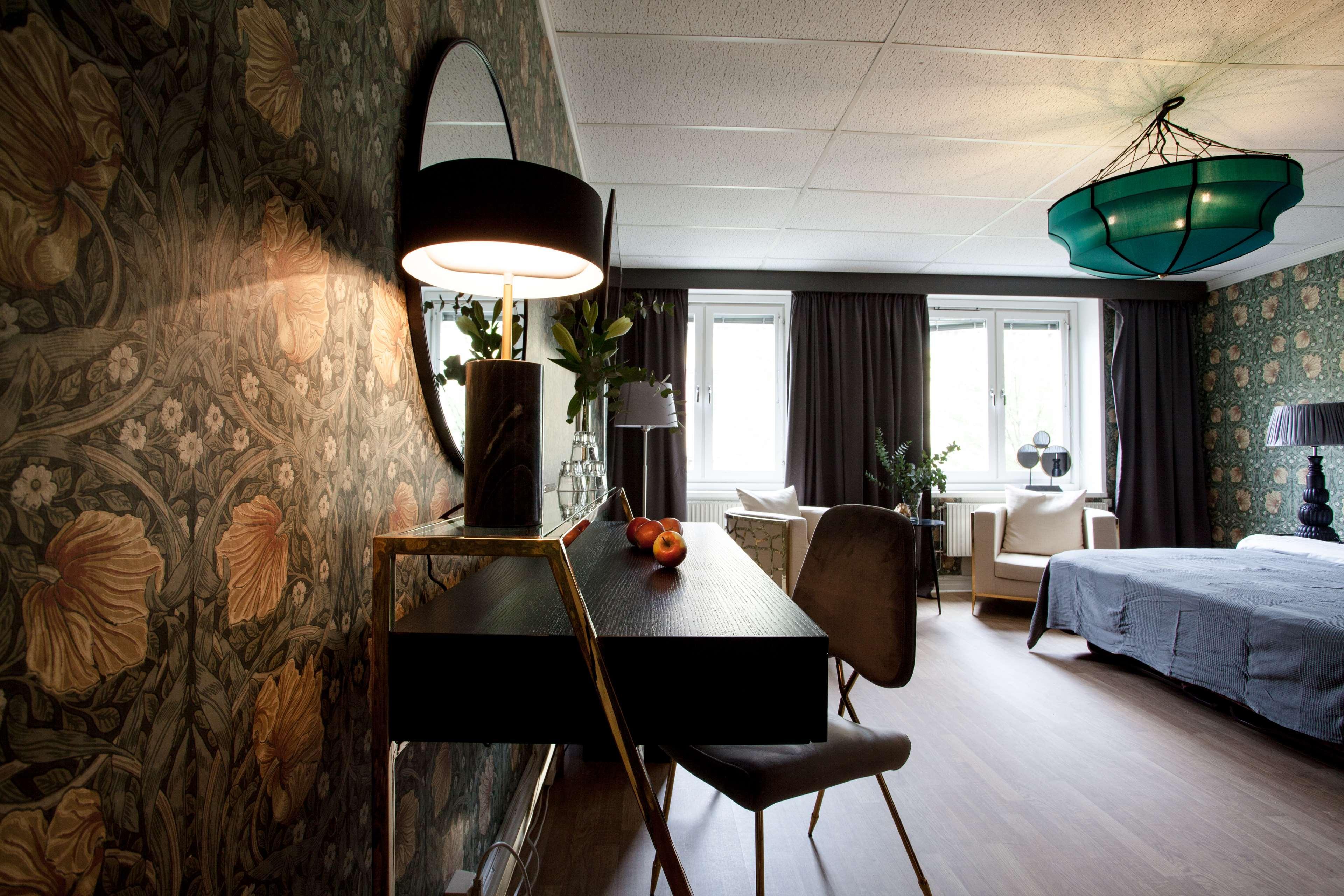 Best Western The Inn & Suites Pacific Grove Bagian luar foto