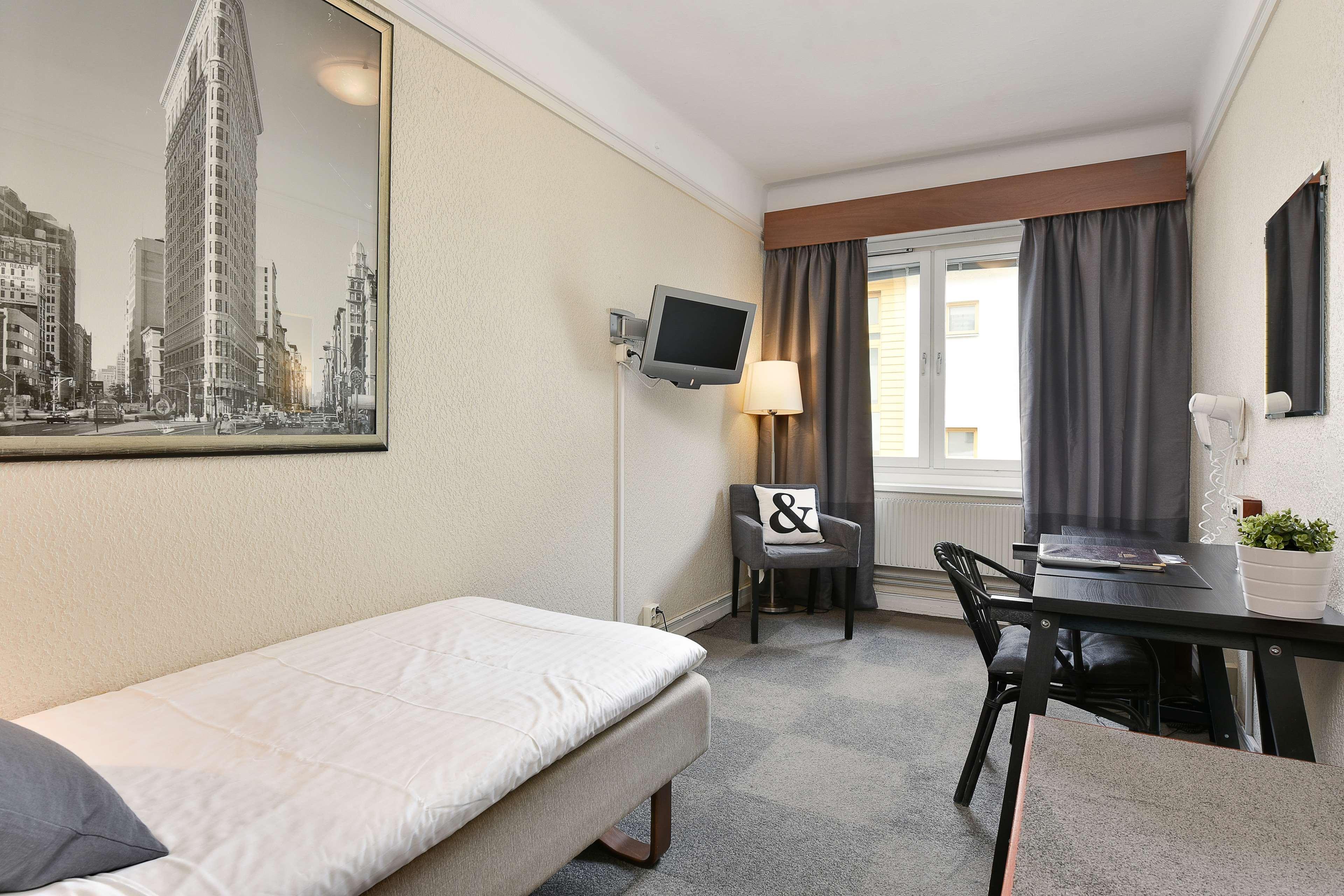 Best Western The Inn & Suites Pacific Grove Bagian luar foto
