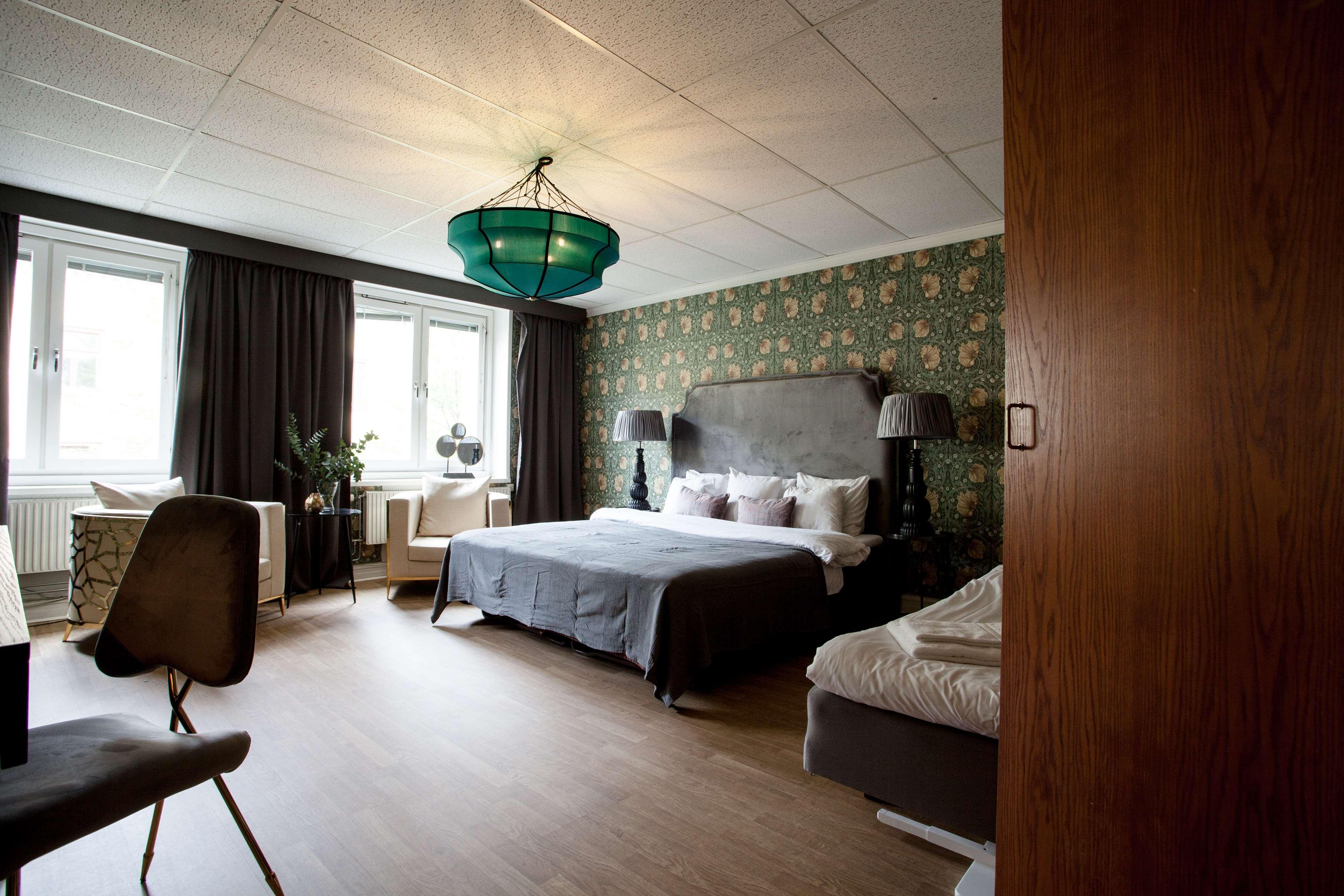 Best Western The Inn & Suites Pacific Grove Bagian luar foto