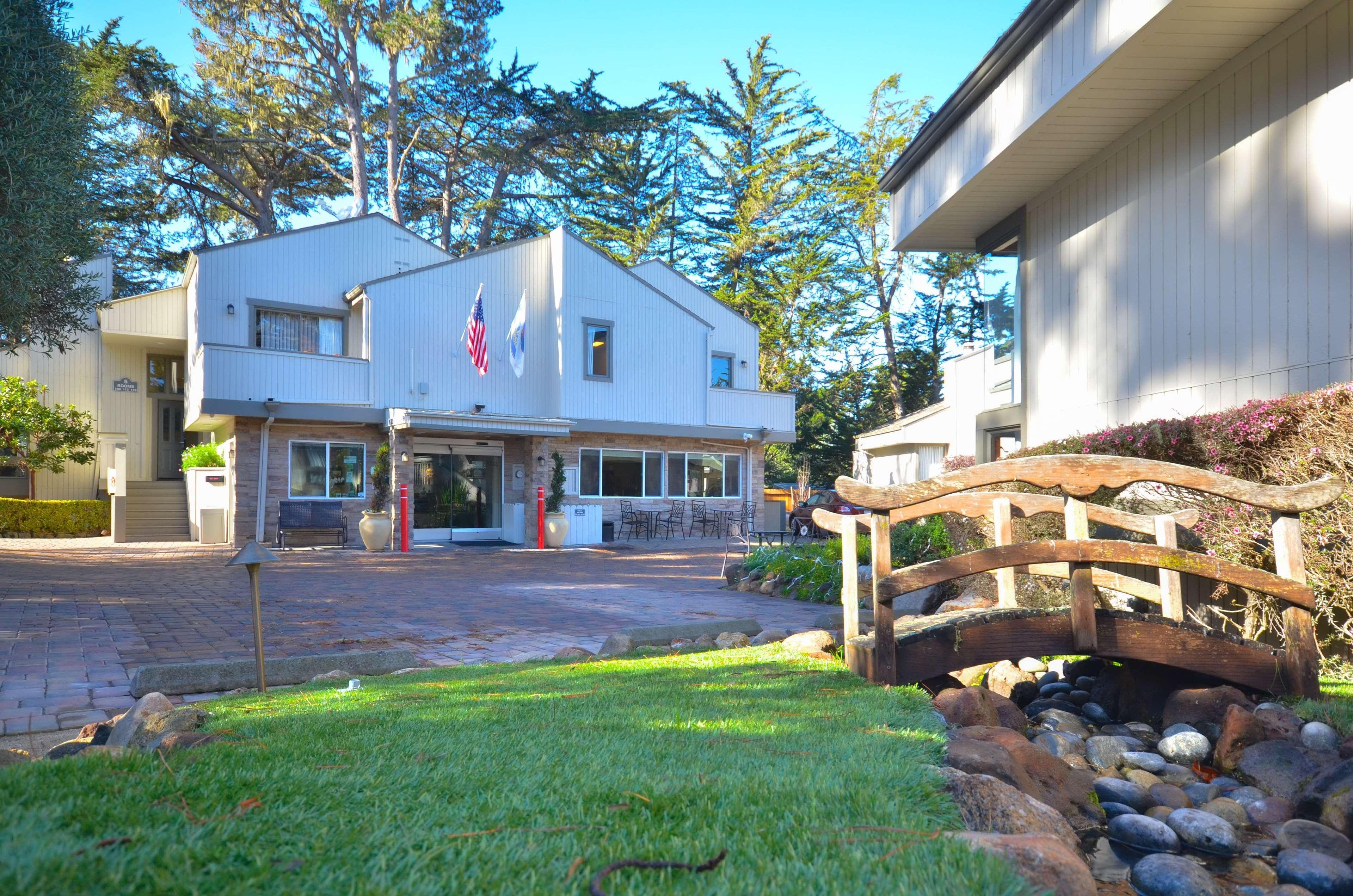 Best Western The Inn & Suites Pacific Grove Bagian luar foto