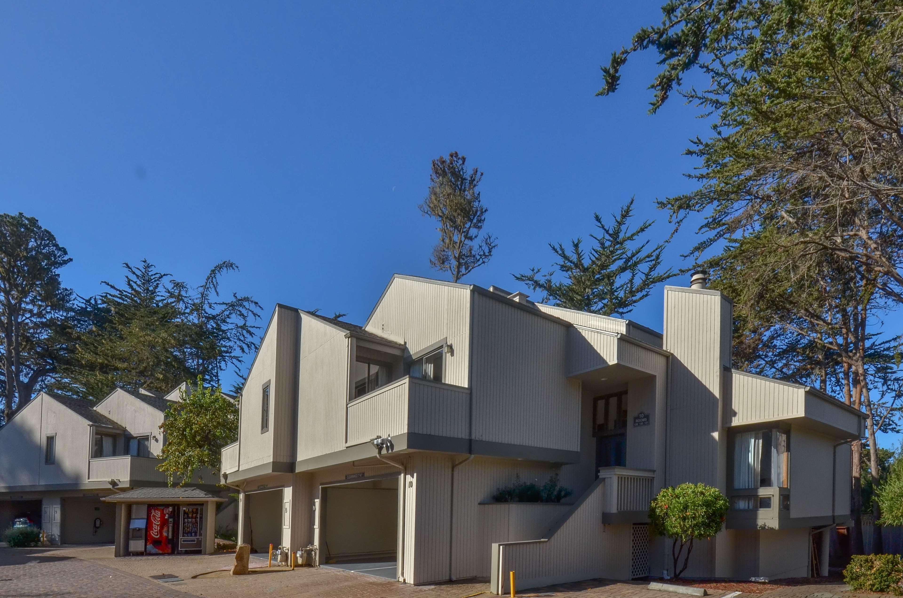 Best Western The Inn & Suites Pacific Grove Bagian luar foto