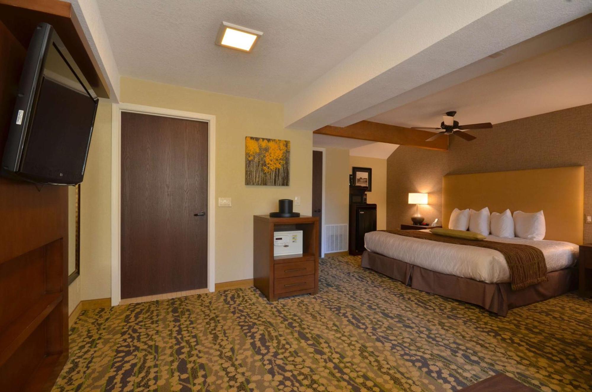 Best Western The Inn & Suites Pacific Grove Bagian luar foto