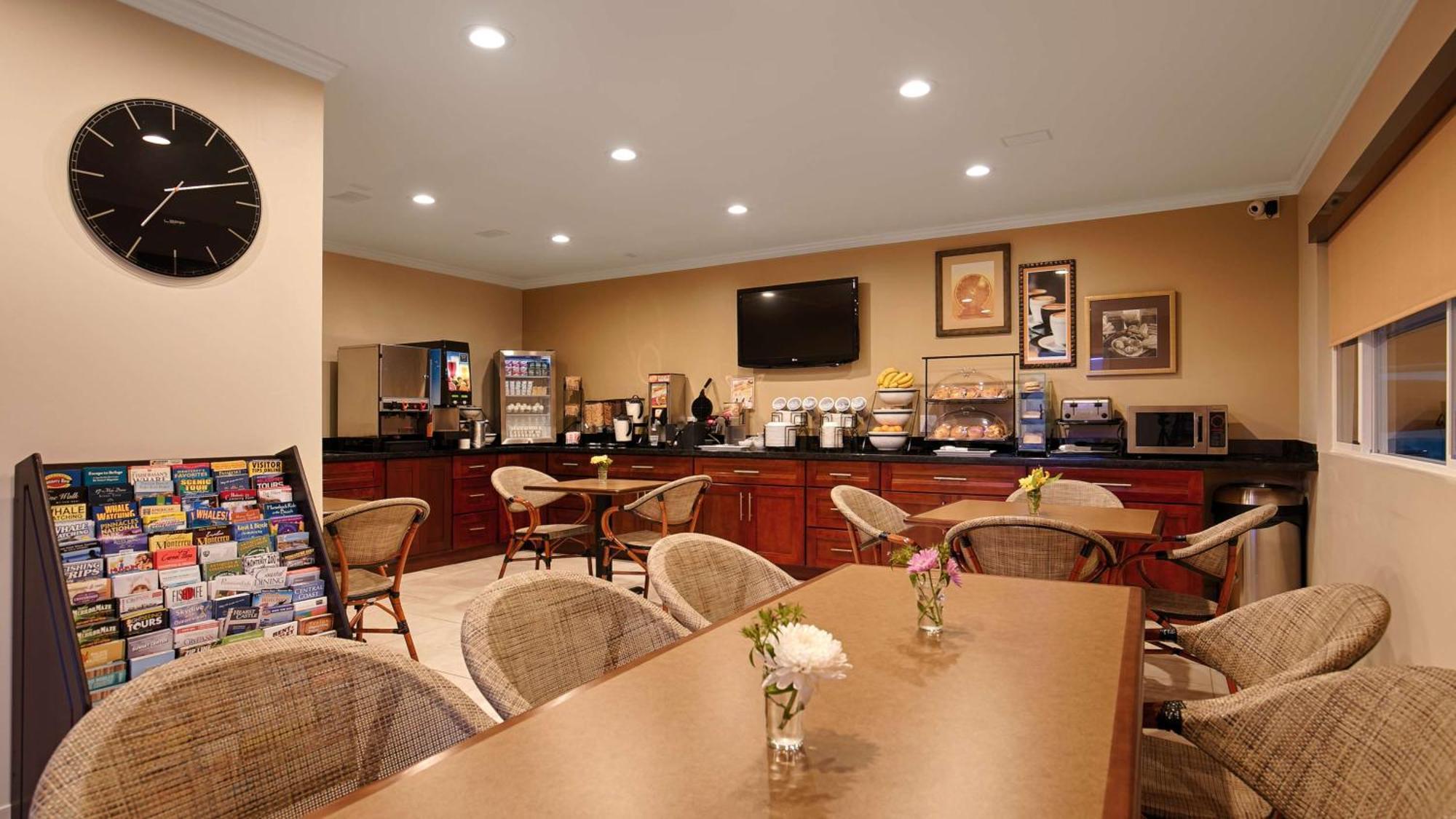 Best Western The Inn & Suites Pacific Grove Bagian luar foto